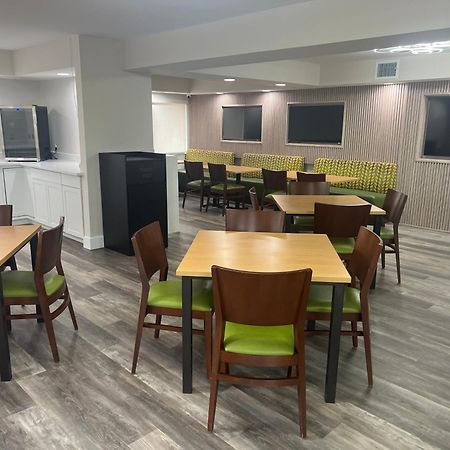 Quality Inn & Suites Orlando East - Ucf Area Alafaya Экстерьер фото