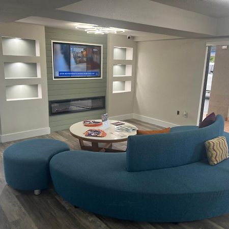 Quality Inn & Suites Orlando East - Ucf Area Alafaya Экстерьер фото