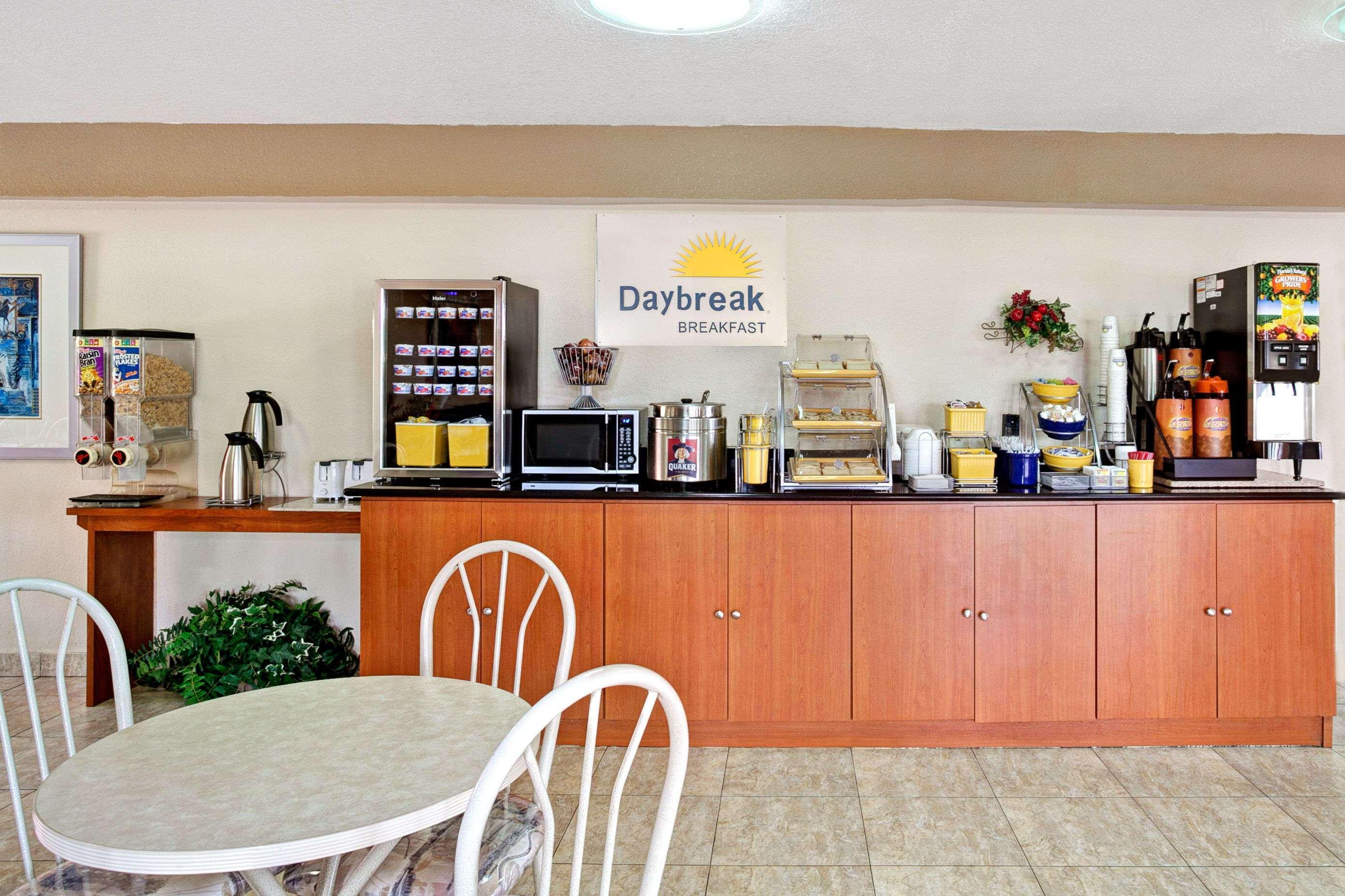 Quality Inn & Suites Orlando East - Ucf Area Alafaya Экстерьер фото