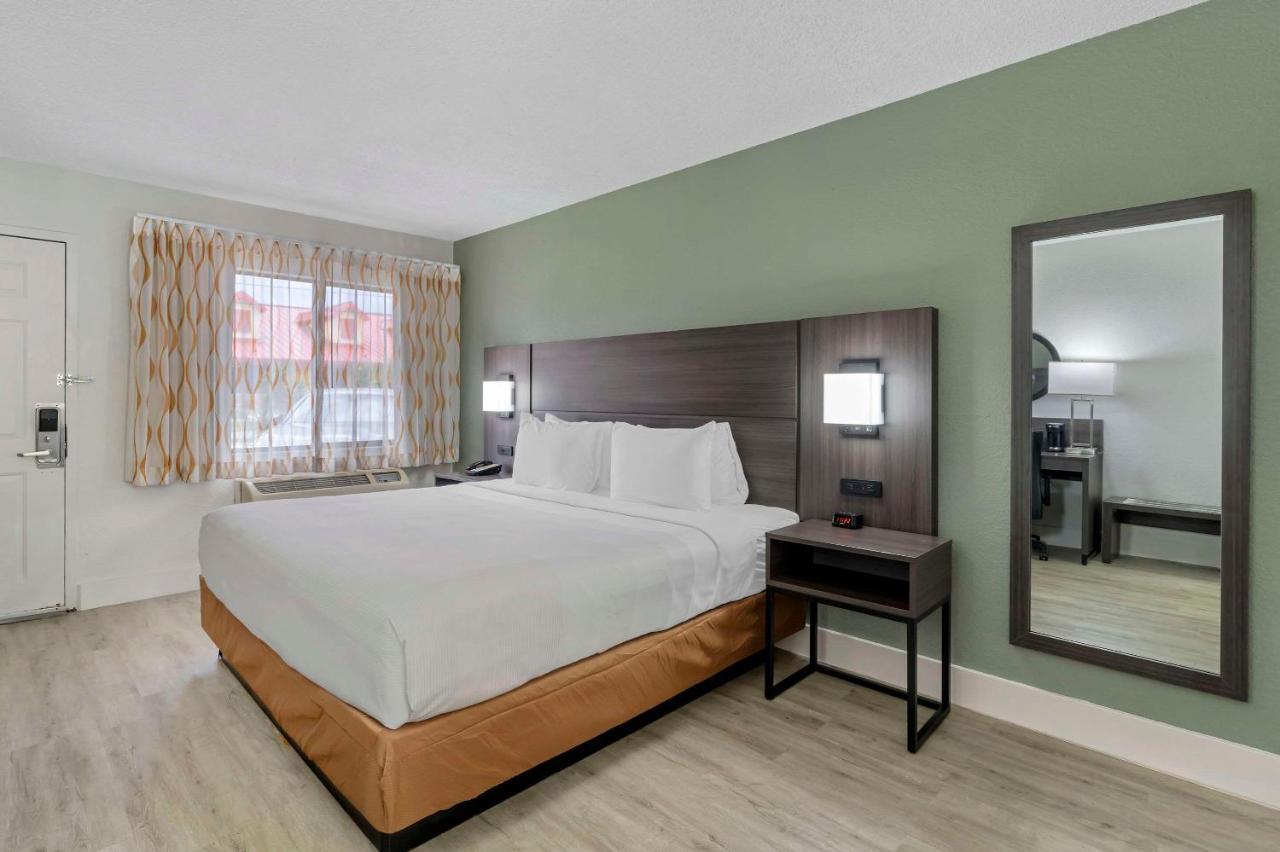 Quality Inn & Suites Orlando East - Ucf Area Alafaya Экстерьер фото