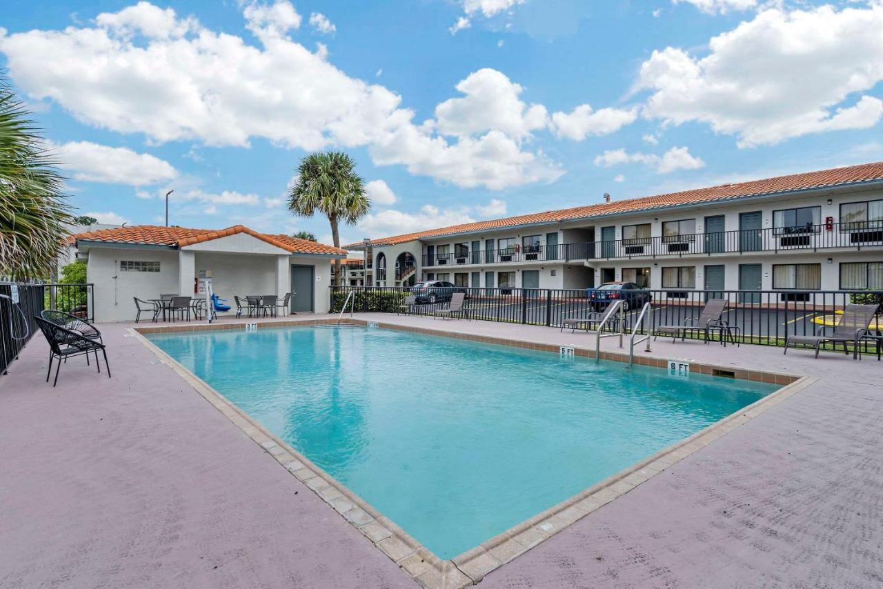 Quality Inn & Suites Orlando East - Ucf Area Alafaya Экстерьер фото