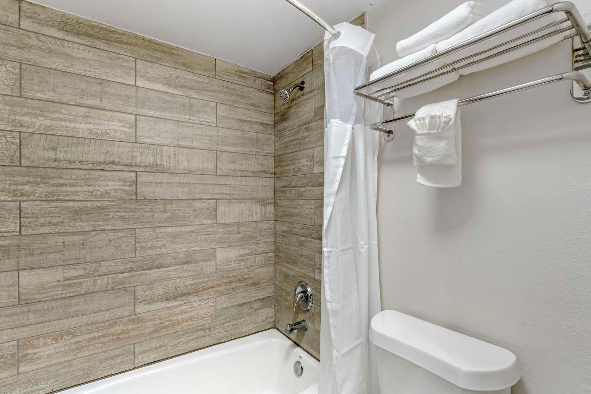 Quality Inn & Suites Orlando East - Ucf Area Alafaya Экстерьер фото