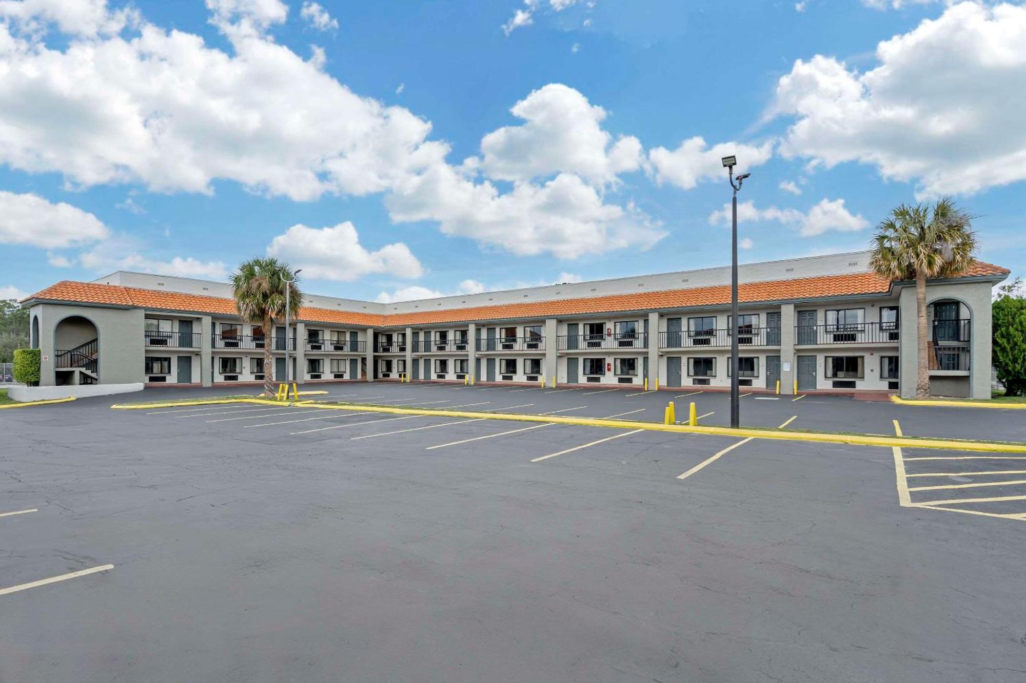 Quality Inn & Suites Orlando East - Ucf Area Alafaya Экстерьер фото