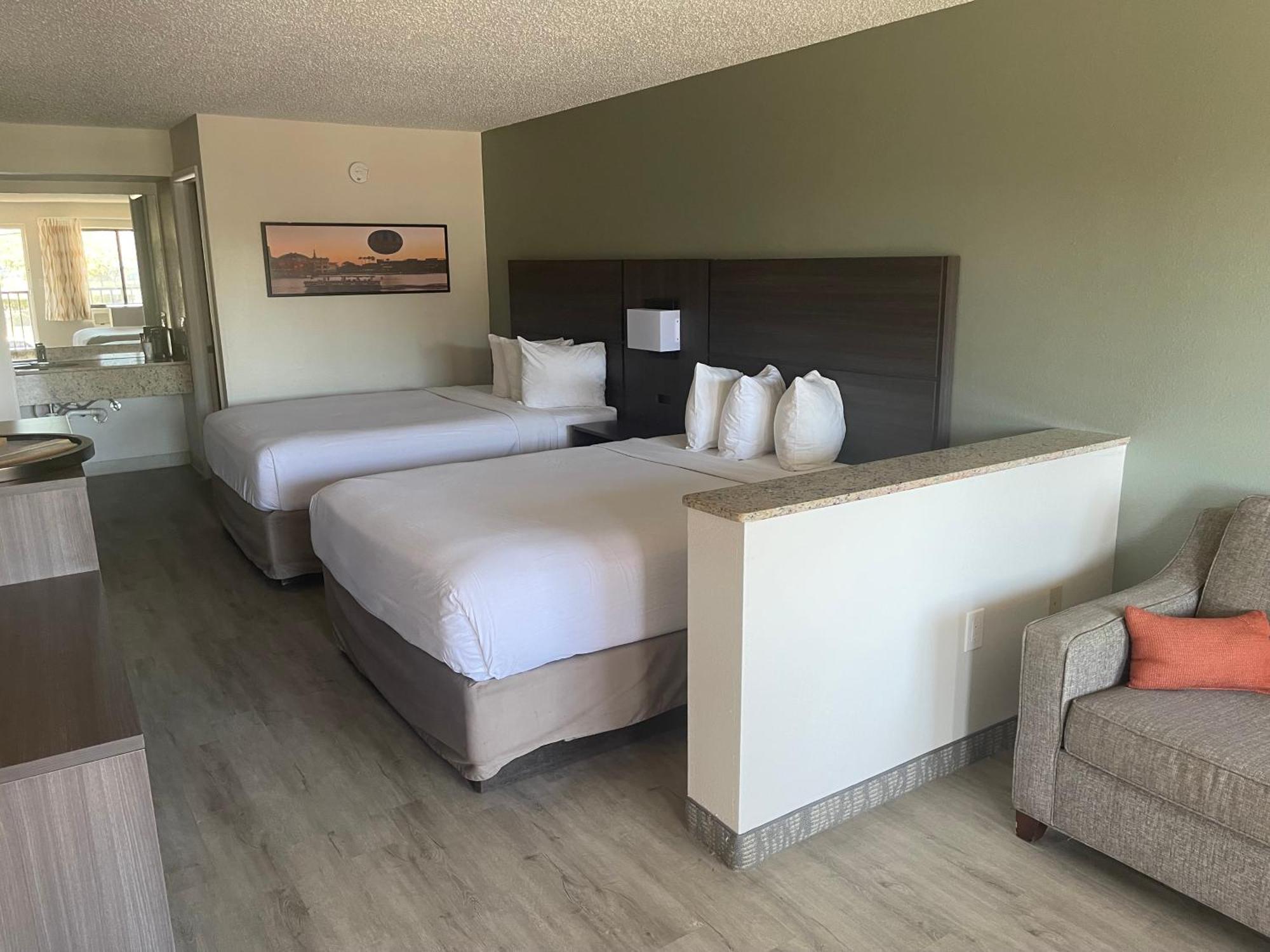 Quality Inn & Suites Orlando East - Ucf Area Alafaya Экстерьер фото